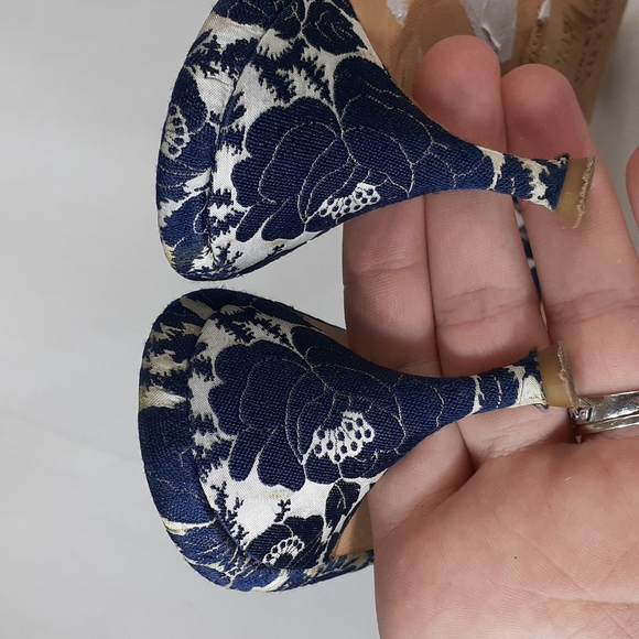 Vintage Y2K blue and white floral print Prada mule heels size 37.5 size 7.5 - Picture 8 of 10